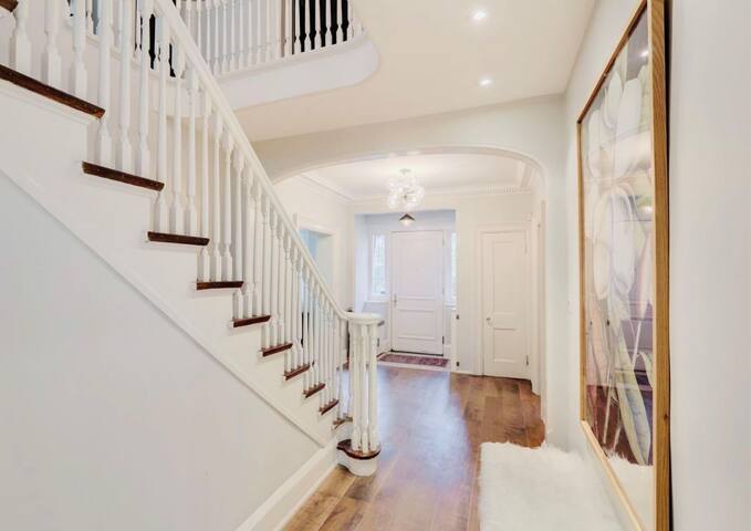 Prestigious Private Forest Hill Estate gallery image 3