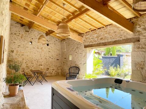 Le Lodge du Chêne, 3-star rated Gîte with HOT TUB