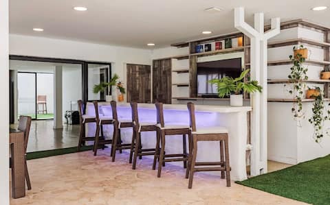 Propiedad de Airbnb exitosa: 8BR Villa • Pool-Size Jacuzzi • 5 Min to Provenza en Antioquia