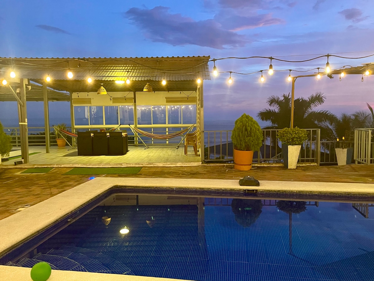Welcoming Beach House in Atami, near El Tunco Surf