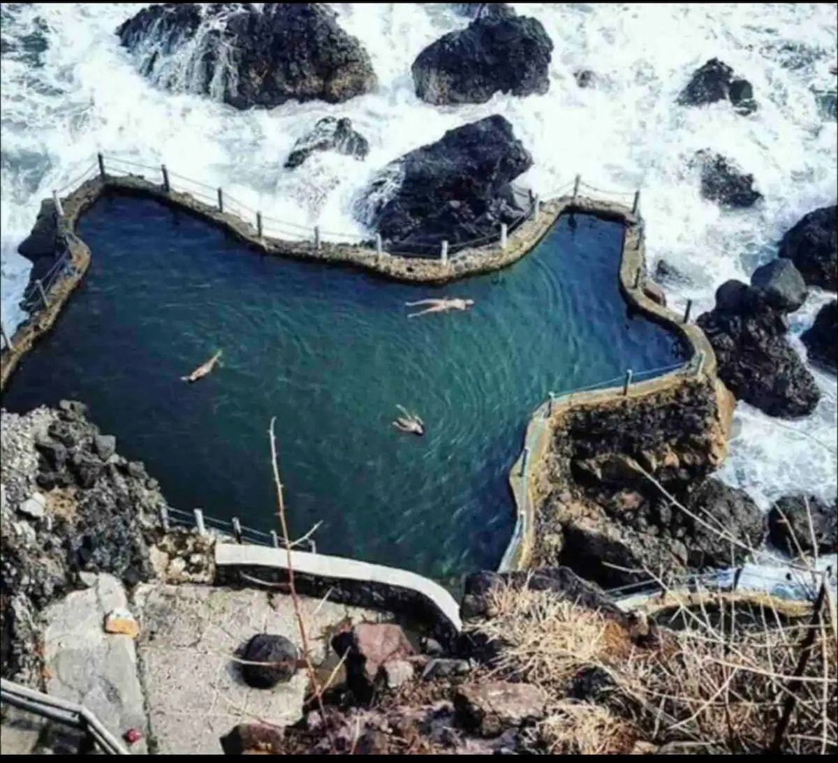 Welcoming Beach House in Atami, near El Tunco Surf