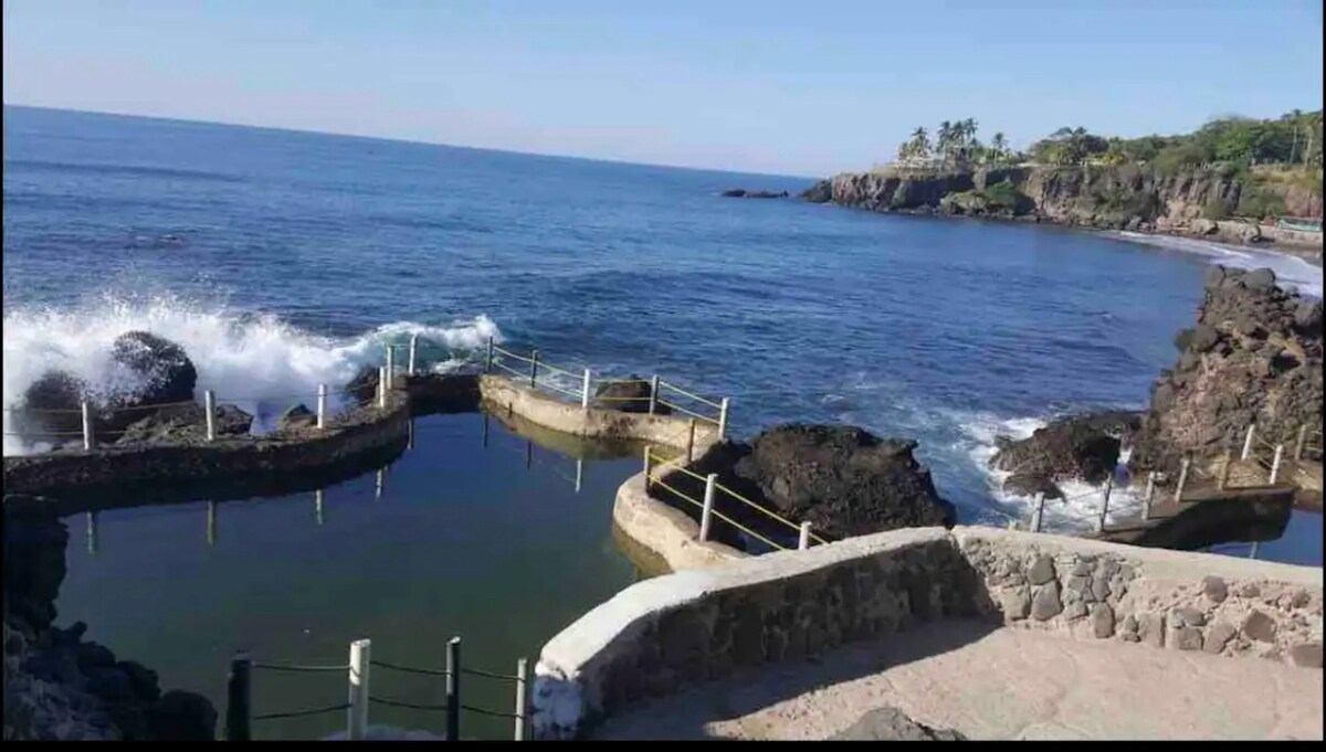 Welcoming Beach House in Atami, near El Tunco Surf