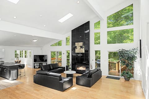 Modern Stream-front 4000 sf House