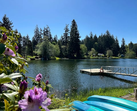 Lakefront l Kayaks, Fire Pit, New Deck | Seattle