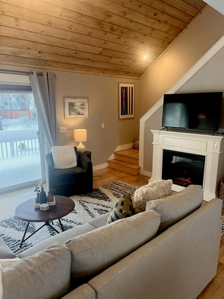 Up North Escape Close To Petoskey & Harbor Springs - Petoskey, MI