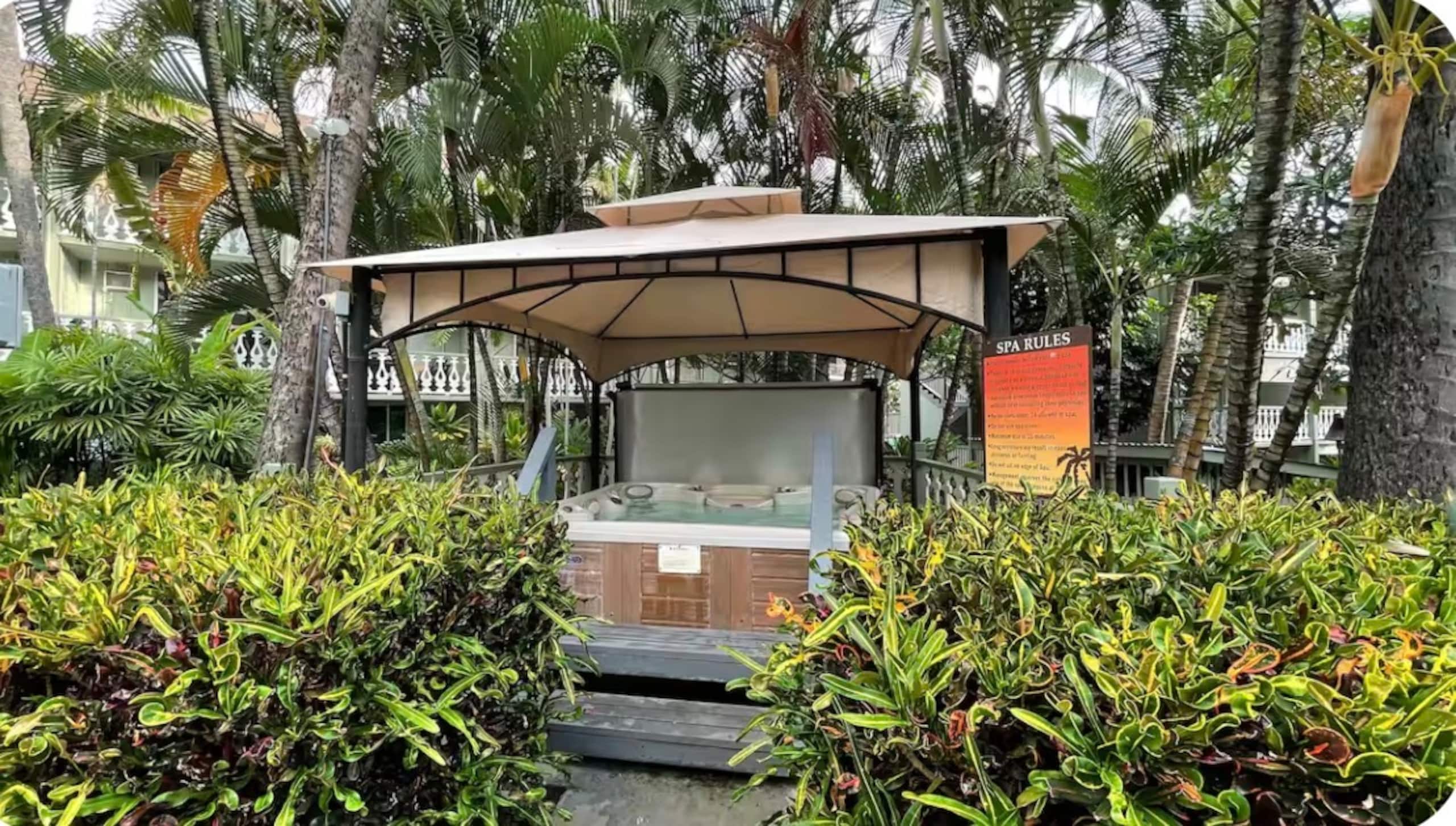Resort in Kailua-Kona · ★4.75 · 1 bedroom · 2 beds · 1 private bath - Image 21