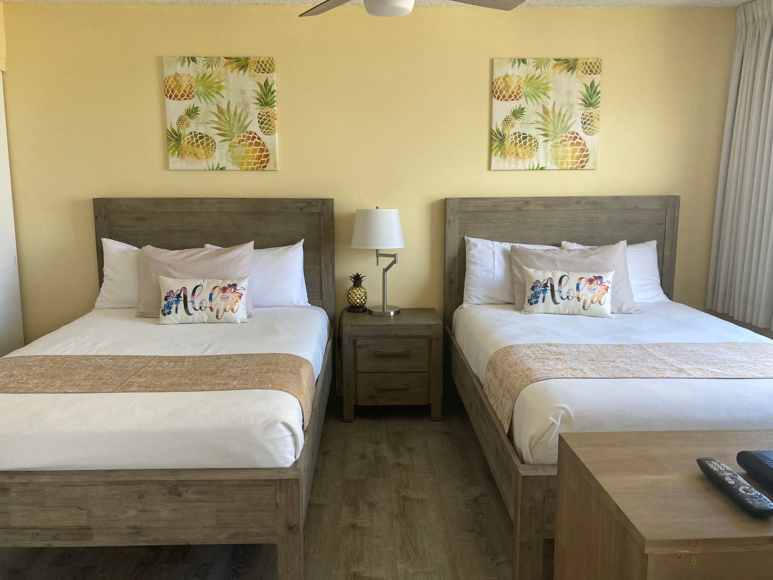 Lovely 1 bedroom w/ocean view, AC & Free Parking - Image 1