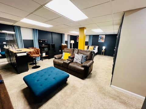 Top Airbnb: Cozy & Stylish Private Suite in Riverdale