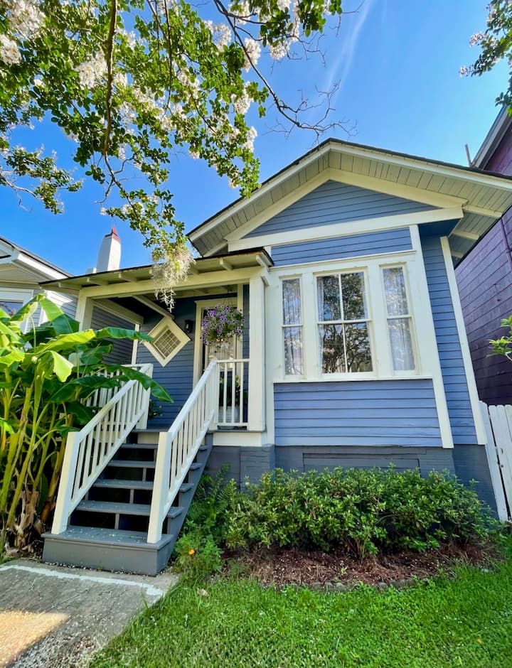 Sav Bungalow With Off-street Parking + Backyard! - Savannah, GA