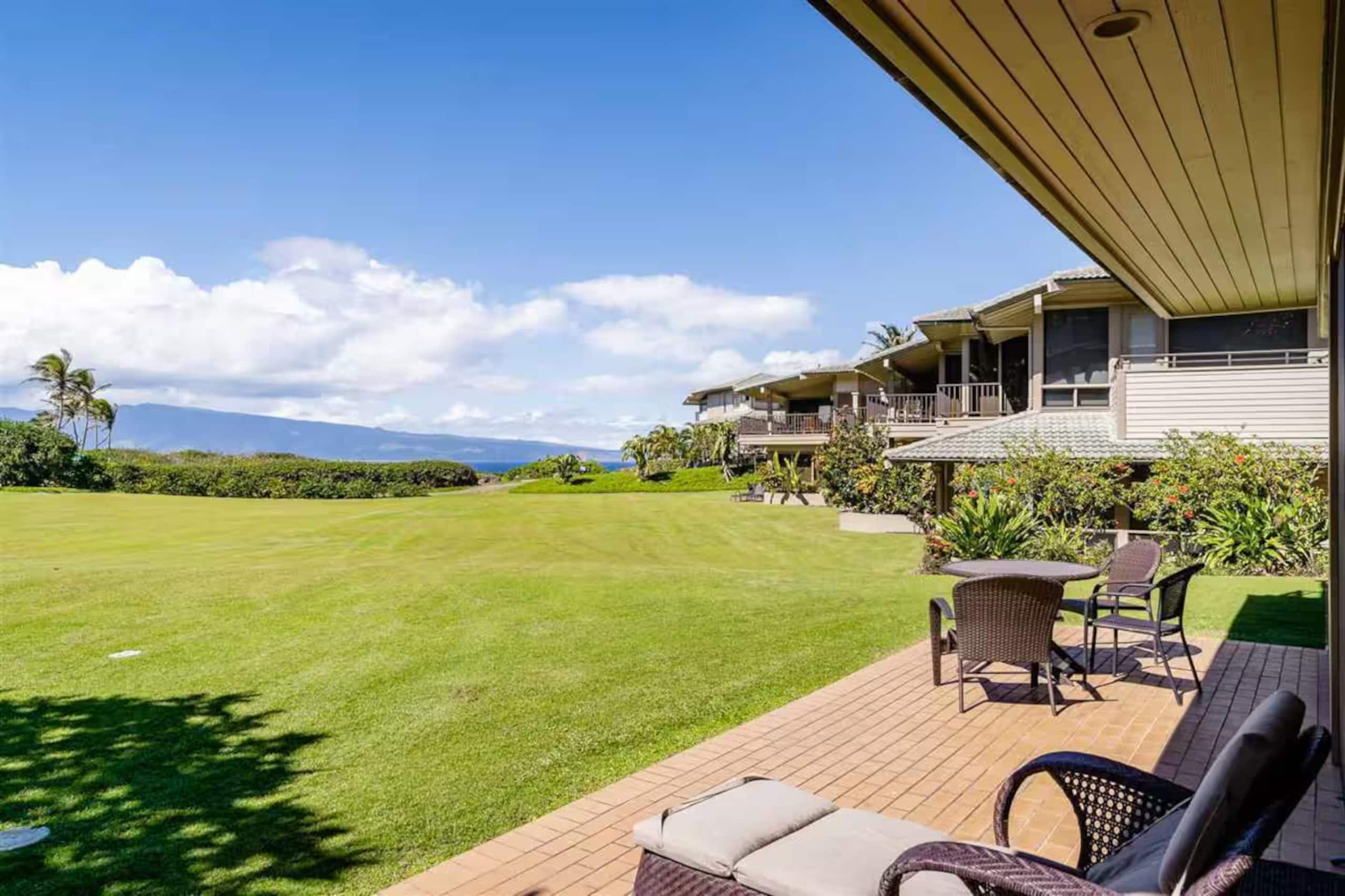 Condo in Lahaina · ★4.99 · 1 bedroom · 2 beds · 2 baths - Image 28