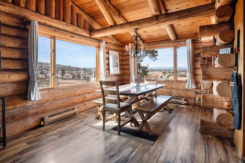 Mountain View Cabin near Smith Rock - Pet-Friendly