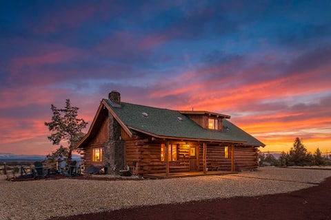 Mountain View Cabin near Smith Rock - Pet-Friendly