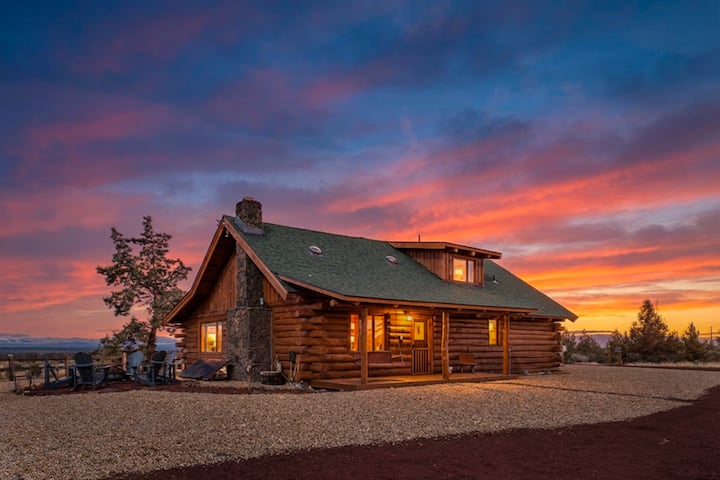 Mountain View Cabin near Smith Rock - Pet-Friendly