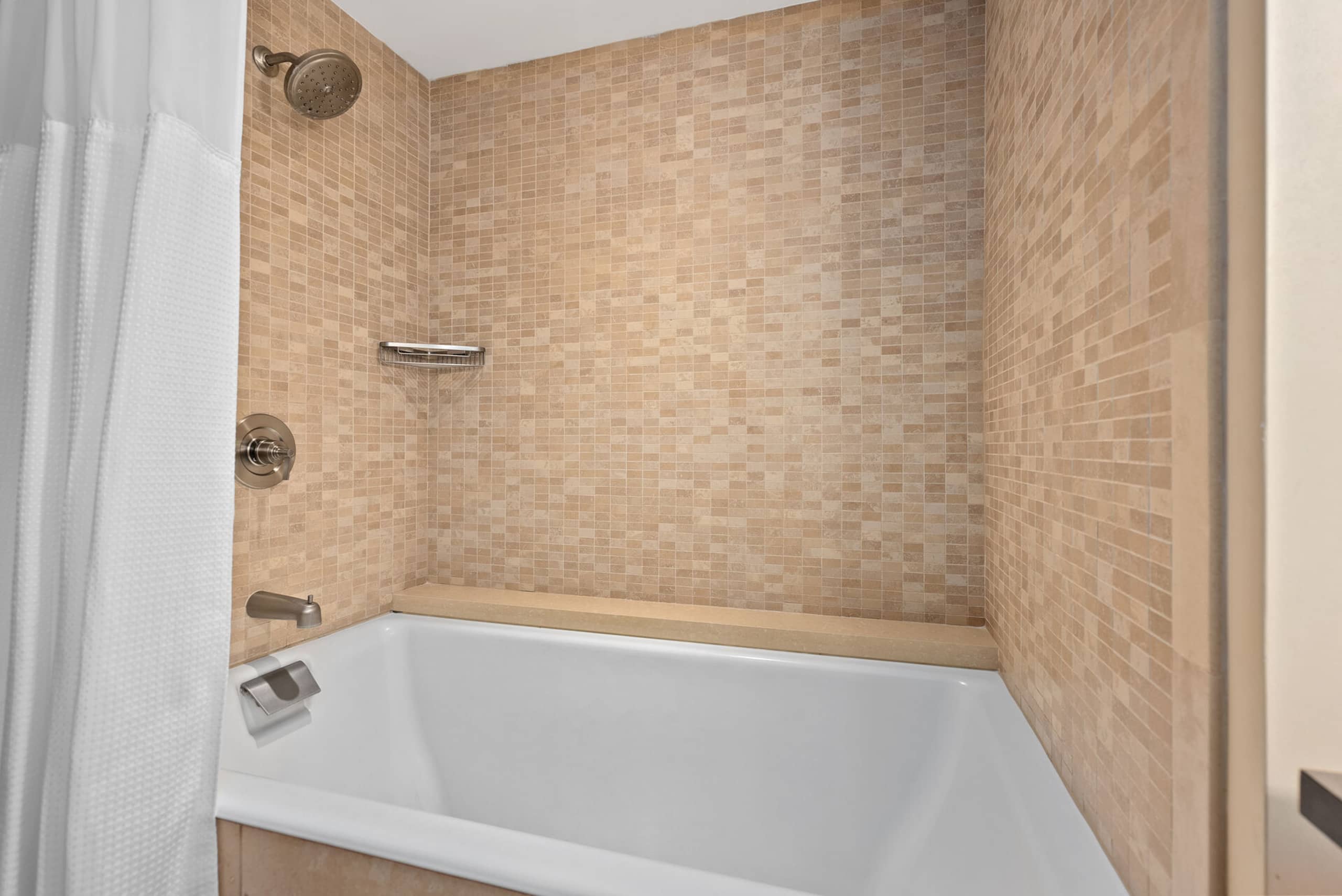 Condo in Kapolei · ★4.88 · 3 bedrooms · 5 beds · 3 private baths - Image 35