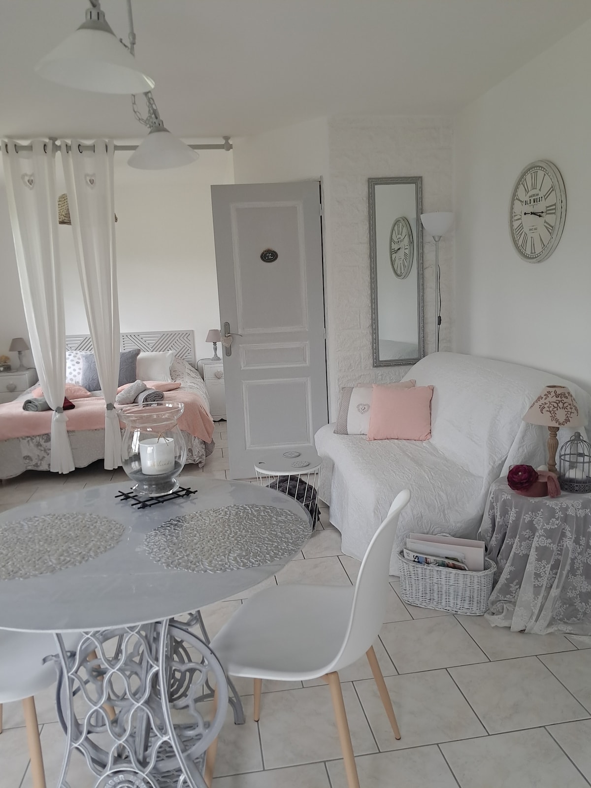 Top performing Airbnb: Small Normandy cottage, in the countryside, 15 Km from Honfleur in Eure