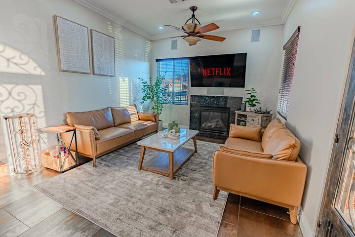 Elegant Mansion near Downtown SD with Jacuzzi gallery image 3