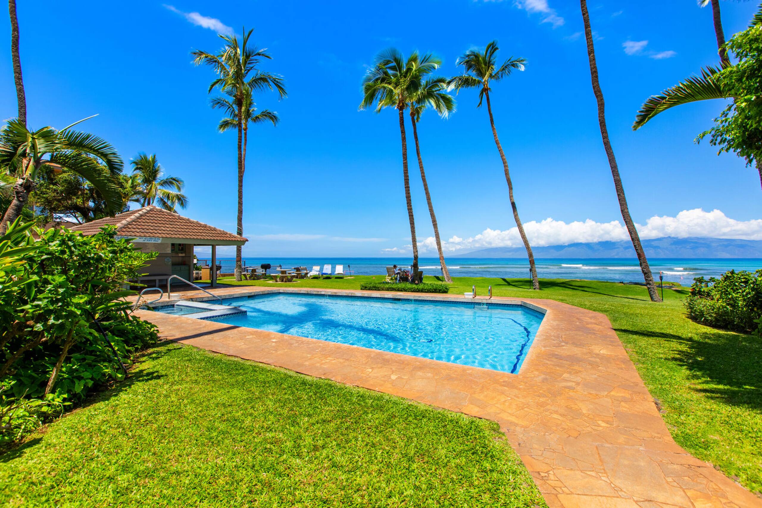 Condo in Lahaina · ★4.53 · 1 bedroom · 2 beds · 1 private bath - Image 32