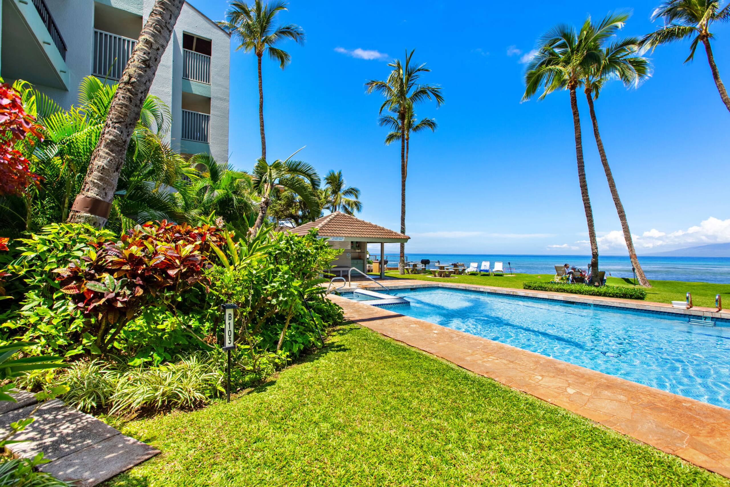 Condo in Lahaina · ★4.53 · 1 bedroom · 2 beds · 1 private bath - Image 31