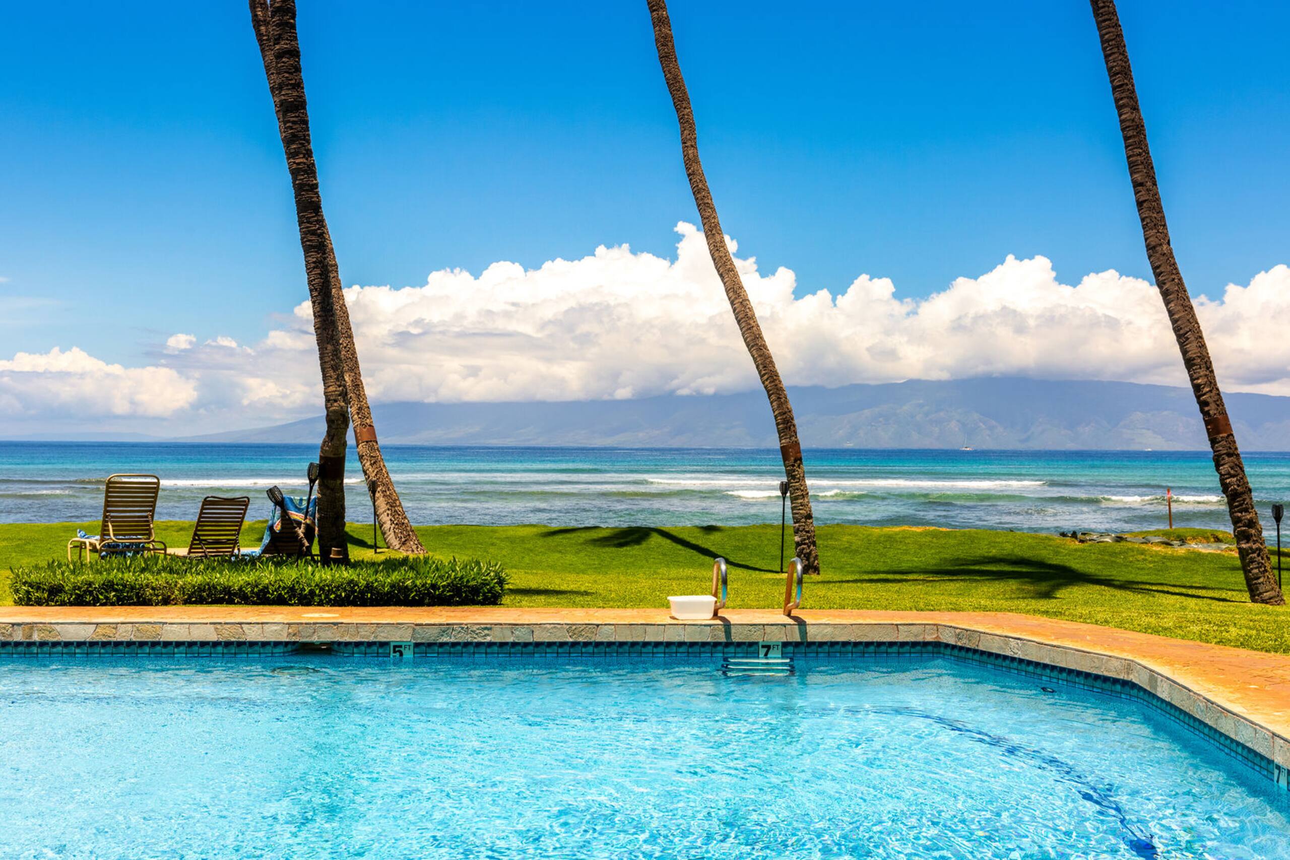 Condo in Lahaina · ★4.53 · 1 bedroom · 2 beds · 1 private bath - Image 30