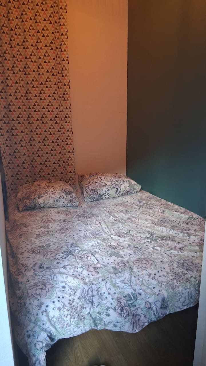 غرفة النوم 2