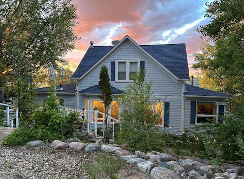 The Lake House At Manitou * 6 Bedrooms for 6-16