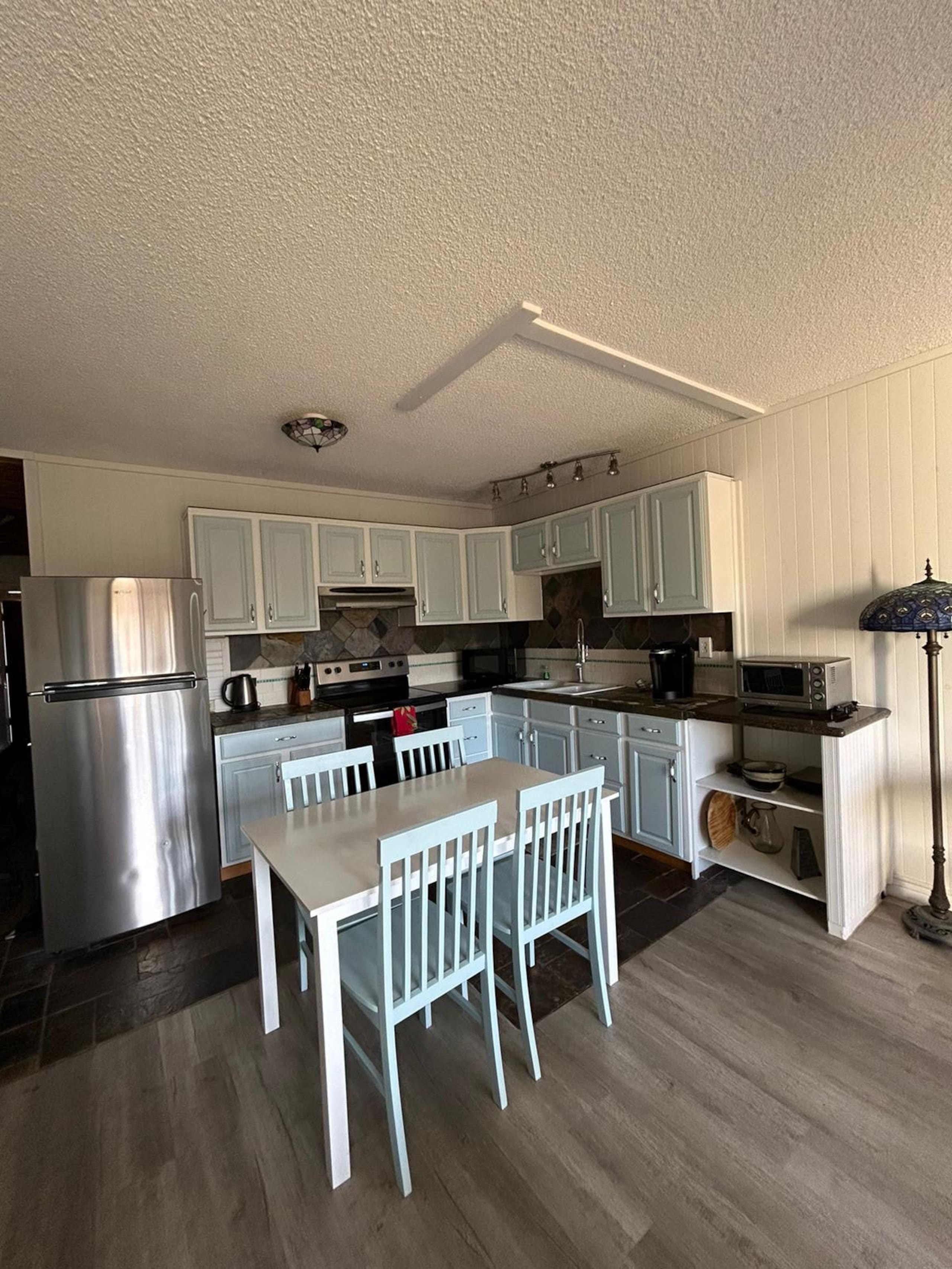 Condo in Paia · ★4.86 · 1 bedroom · 2 beds · 1 private bath - Image 5