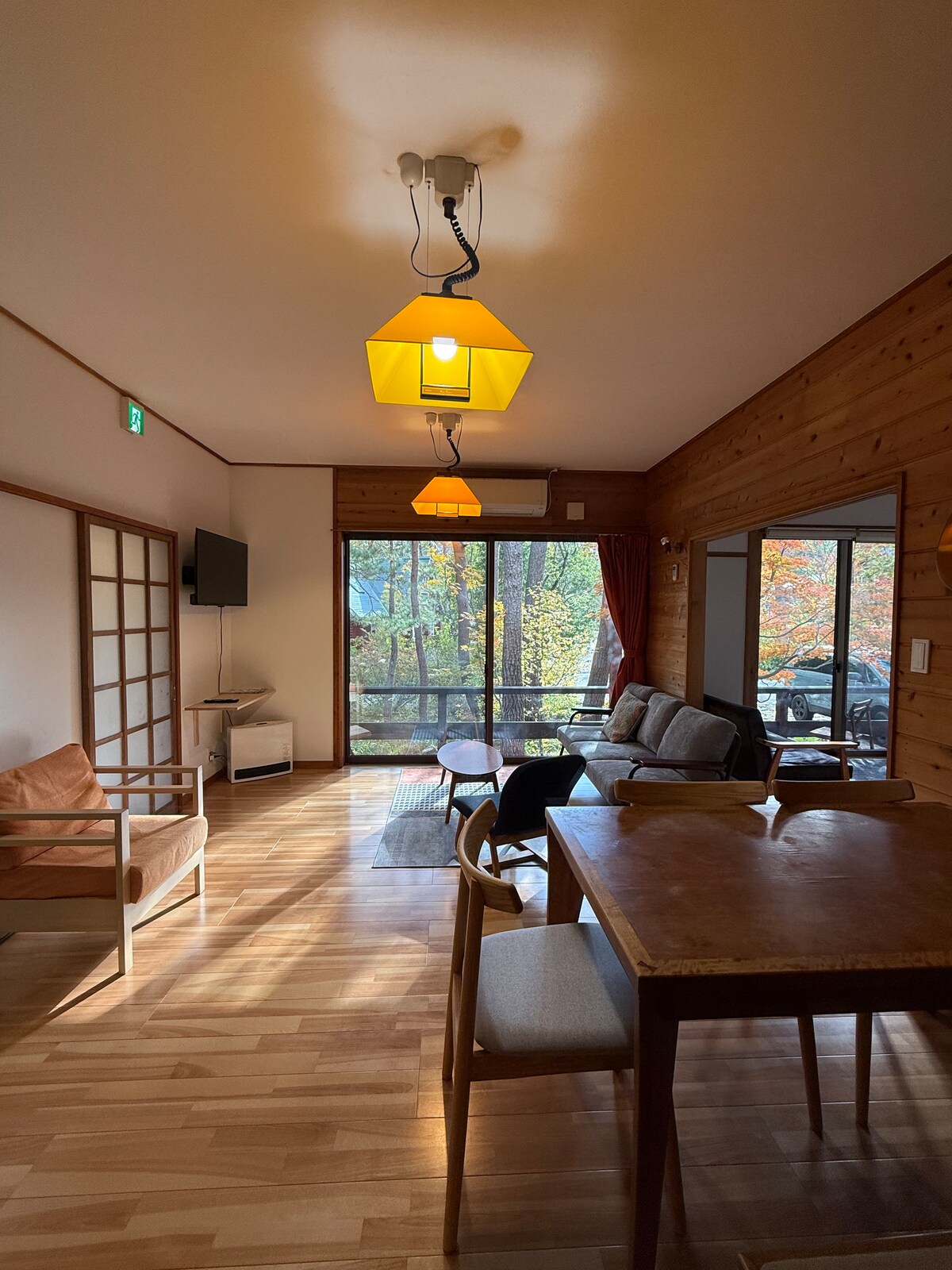Riverside Cottage: Your Home Away From Home - Cottages for Rent in