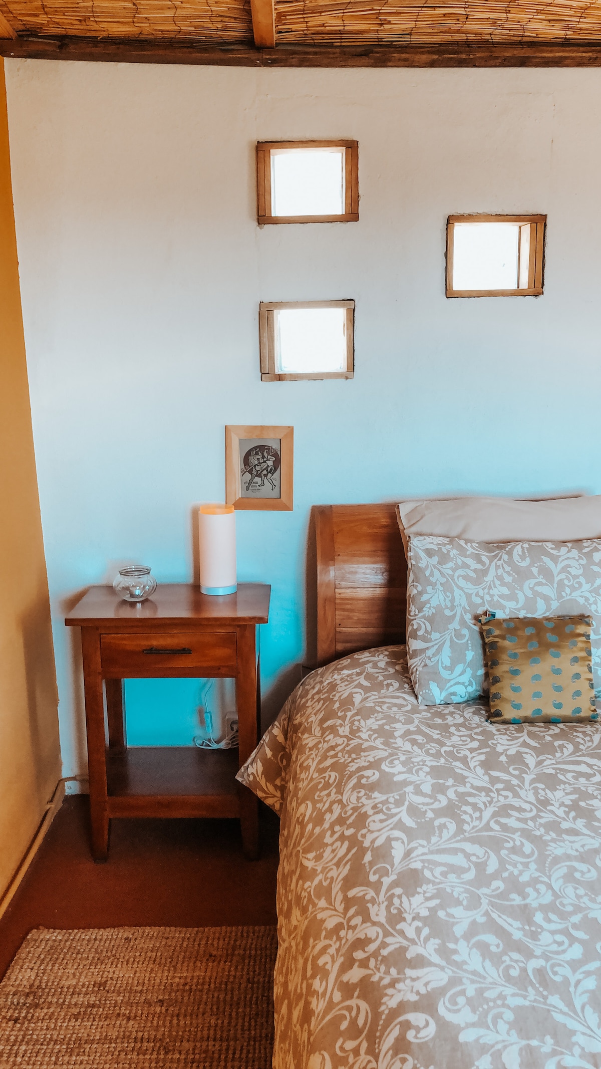 Comfy bed, 100% cotton linen and a clean, uncluttered room assure you a great rest and a peaceful stay.