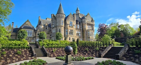 DOLLARBEG CASTLE - The Tower - luxury 3 bed rental