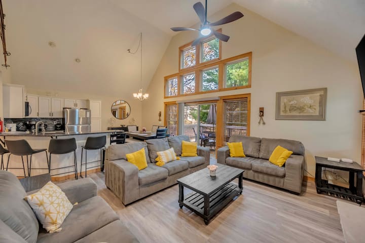Carr Realty Of The Poconos managed Airbnb listing 2