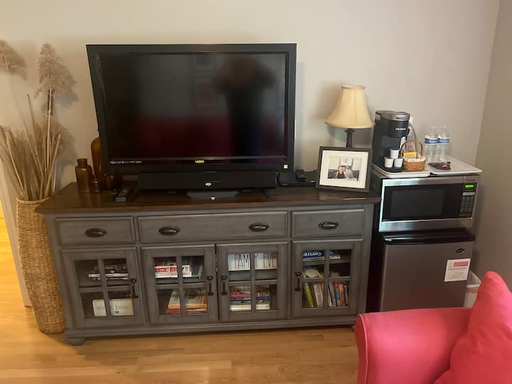 Lovely Two Bedroom Private Suite - Massachusetts