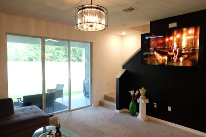 Secure & Stylish Tampa Retreat W/workspace & Patio - Alafia River State Park, Lithia
