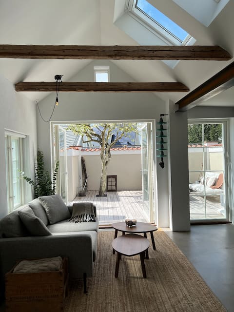 Top performing Airbnb: Newly-renovated tiny house with its own private hot tub. in Malmö