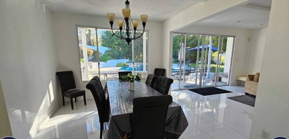 Modern Prime Location Private Pool And Jacuzzi