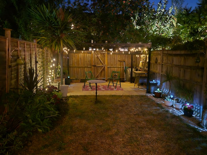 Bright 2 Bedroom Home In A Quiet Location - Portsmouth