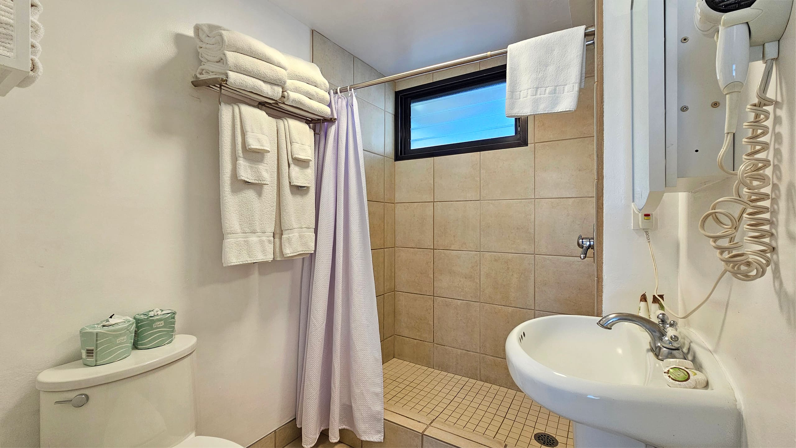 WG 422 at the Waikiki Grand Hotel® - Image 21