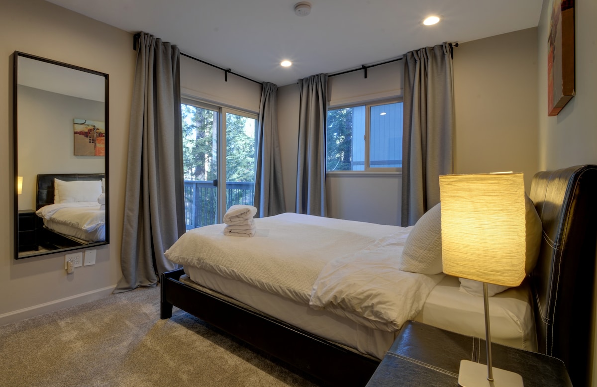 Krevat dopio "Queen", qasje në verandë dhe pamje