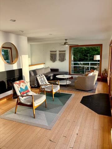 Exclusive Oceanfront 4-bedroom w/ incredible views gallery image 4