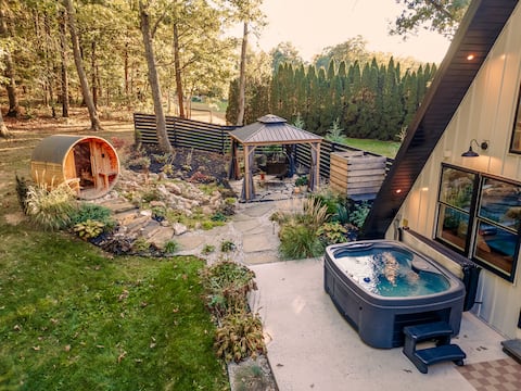The Frame ~ Charming Nature Escape ~ Hot Tub ~ BBQ