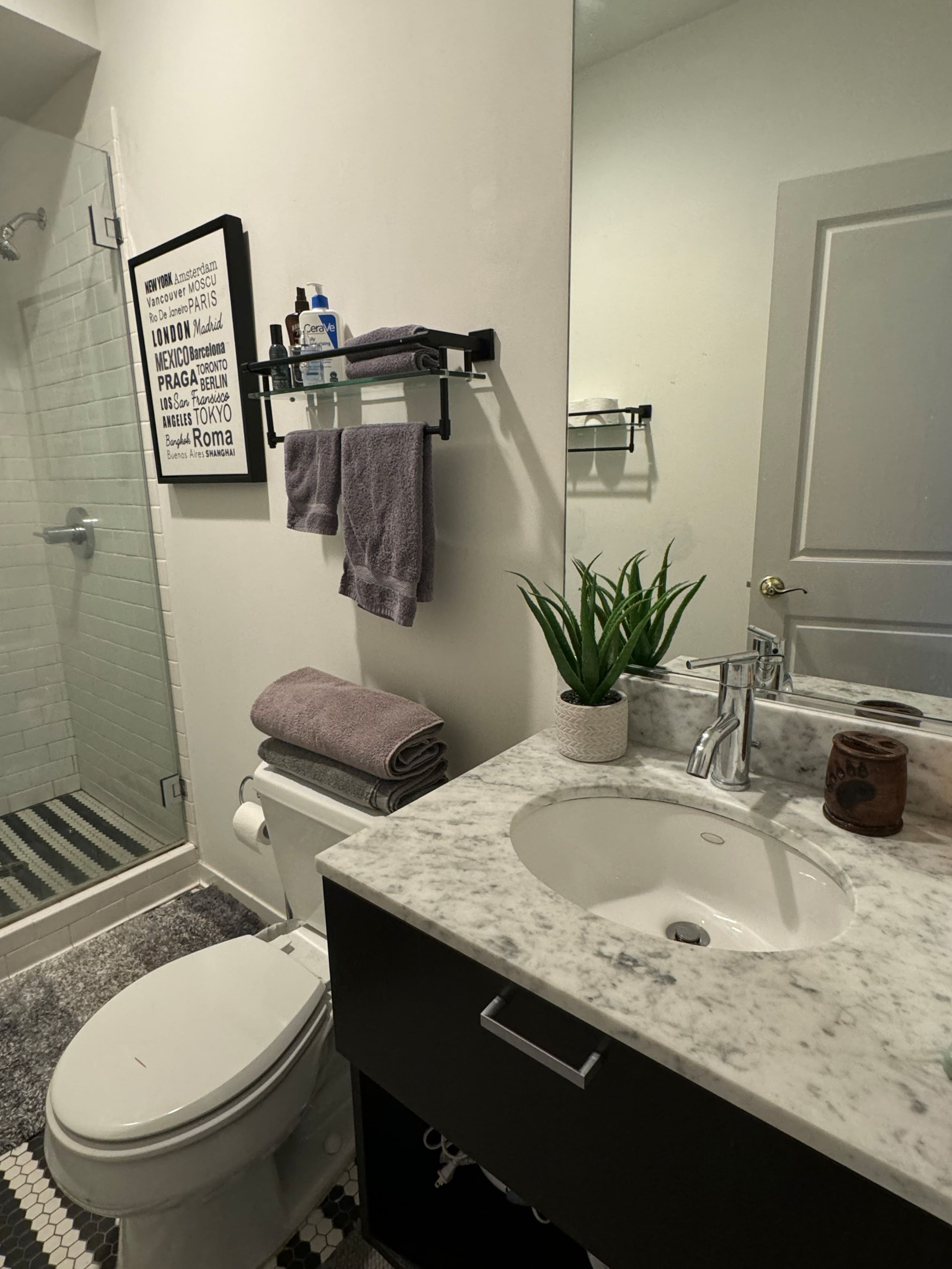 Condo in San Francisco · ★4.93 · Studio · 2 beds · 1 bath - Image 10