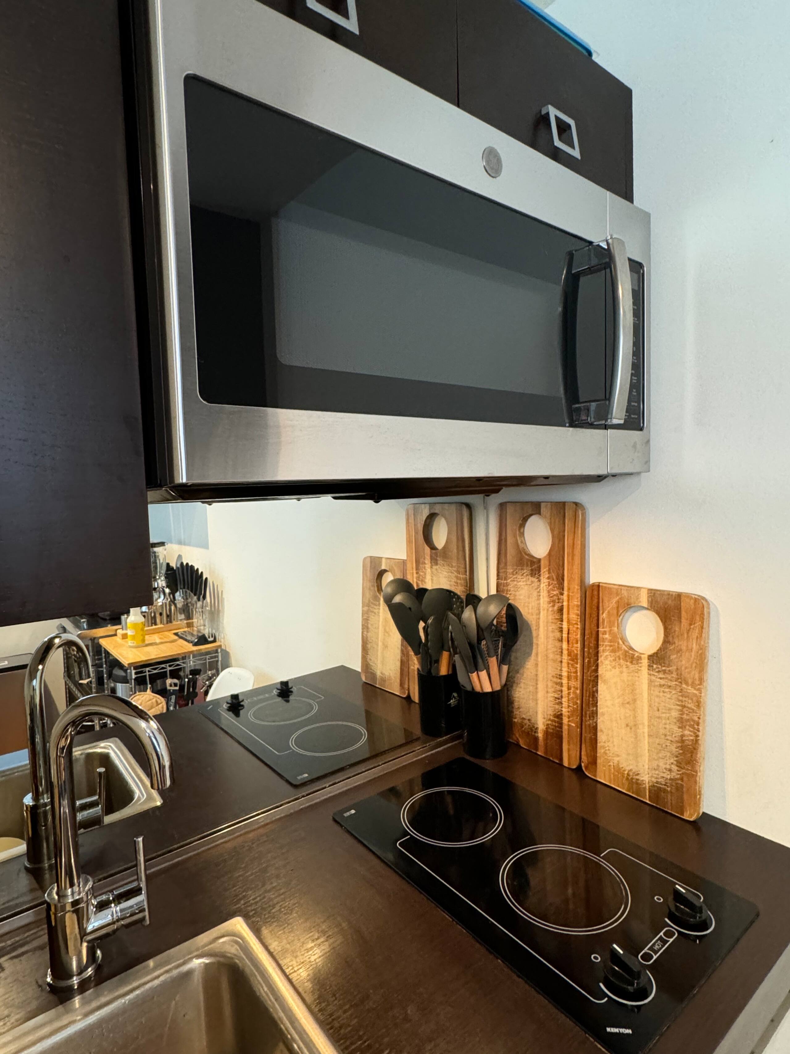 Condo in San Francisco · ★4.93 · Studio · 2 beds · 1 bath - Image 5
