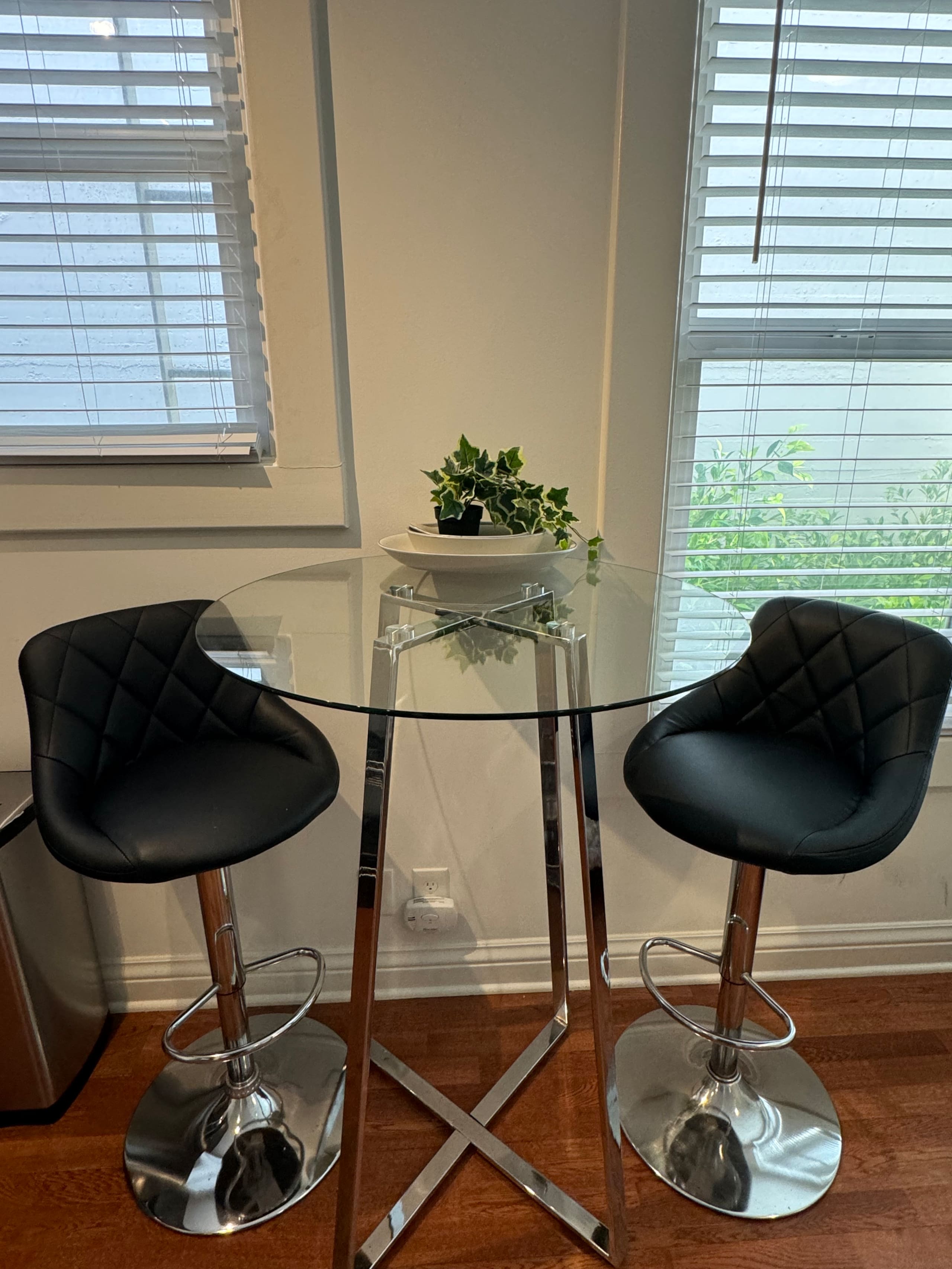 Condo in San Francisco · ★4.93 · Studio · 2 beds · 1 bath - Image 9