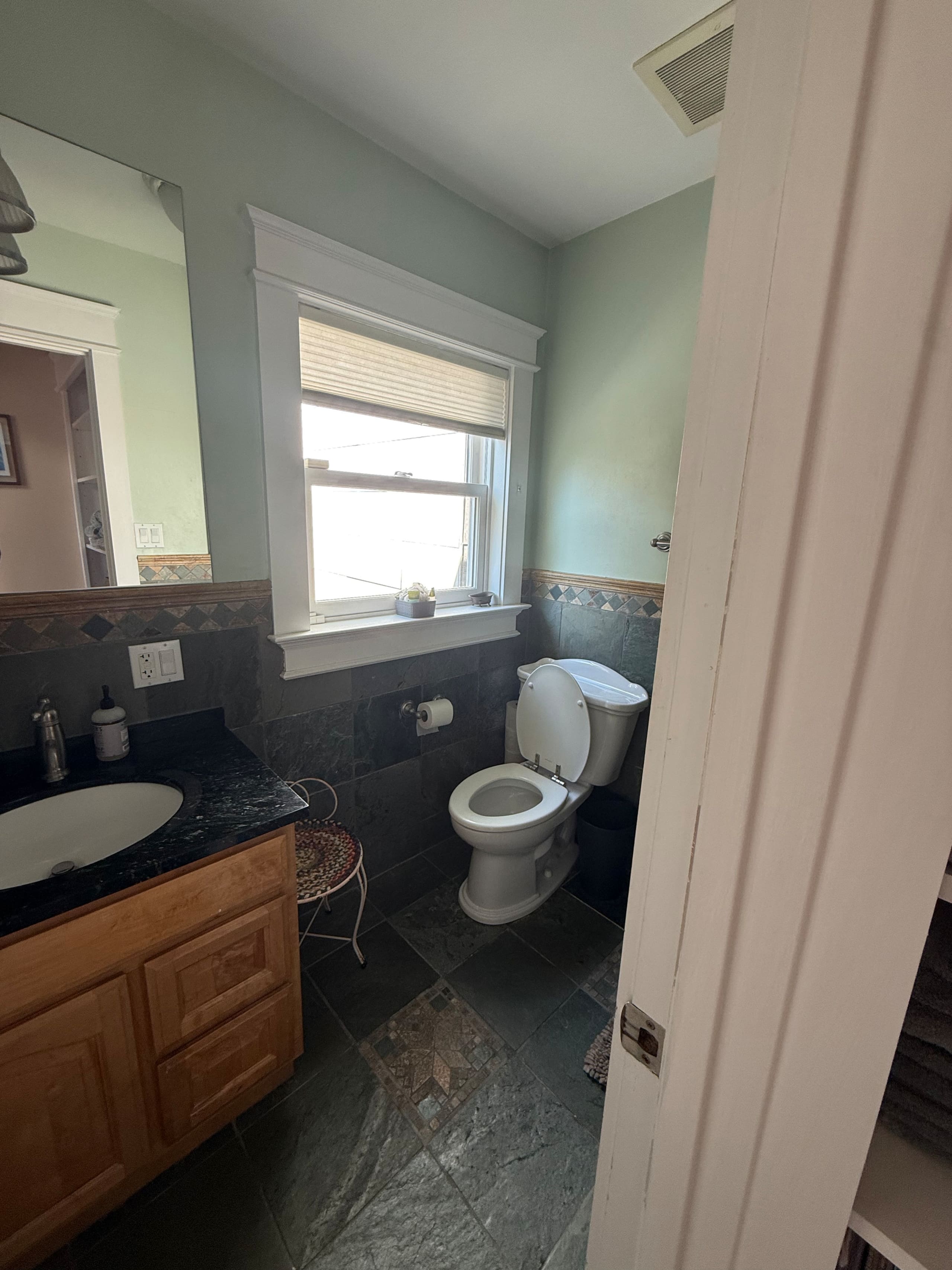 Home in San Francisco · ★4.91 · 4 bedrooms · 5 beds · 2.5 baths - Image 26