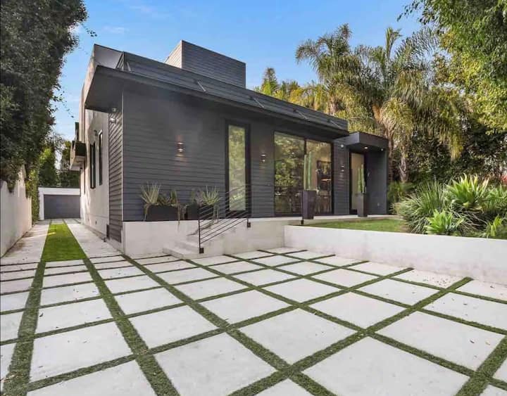 Walk to Dining. Gated. Seamless Indoor to Outdoor.