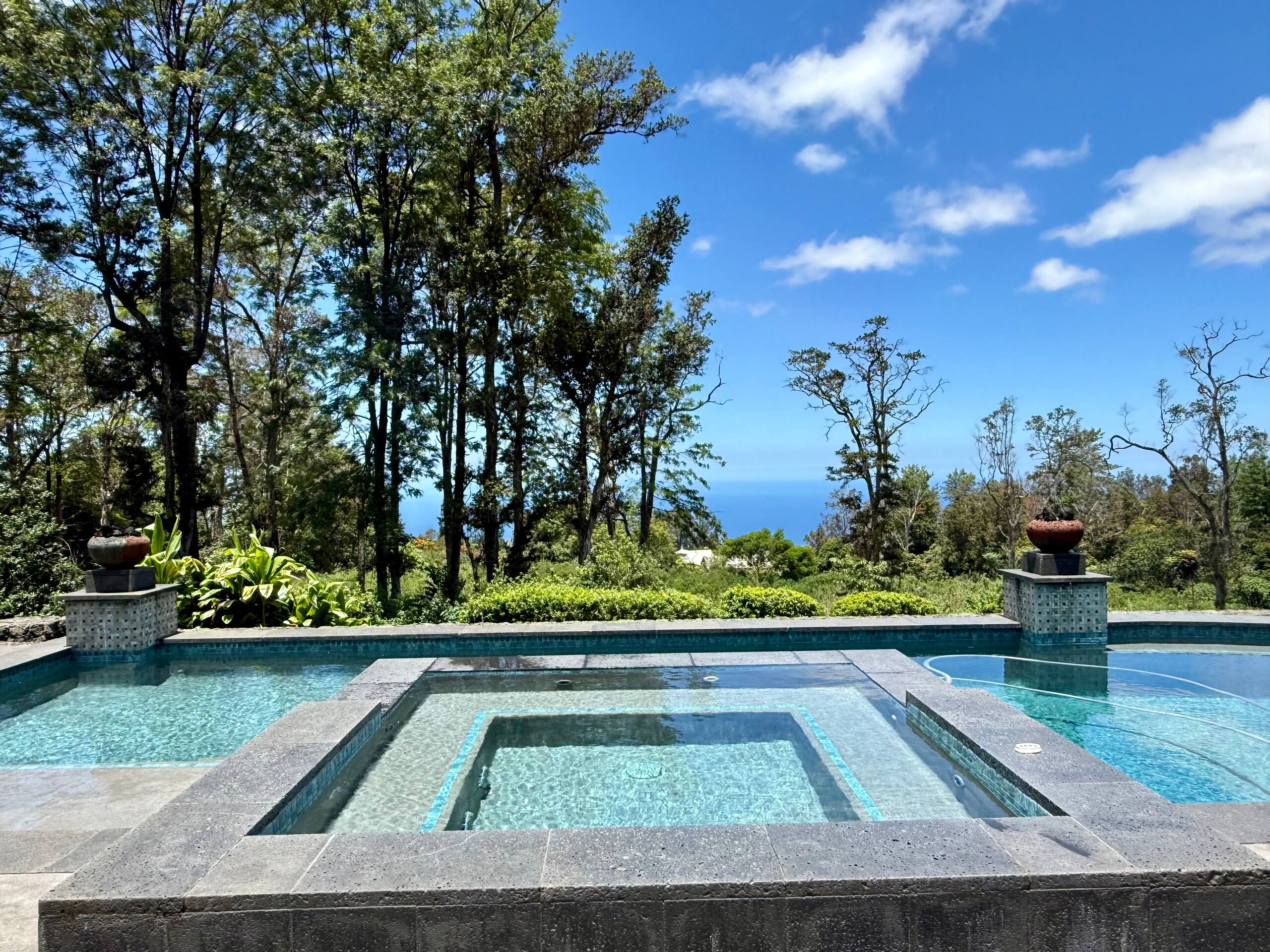 Home in Kailua-Kona · ★5.0 · 5 bedrooms · 10 beds · 5 baths - Image 50