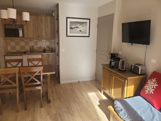 Entire home with 1 bedrooms in Guillestre - Résidence l'Albane- 32m2 - 4/5 pers