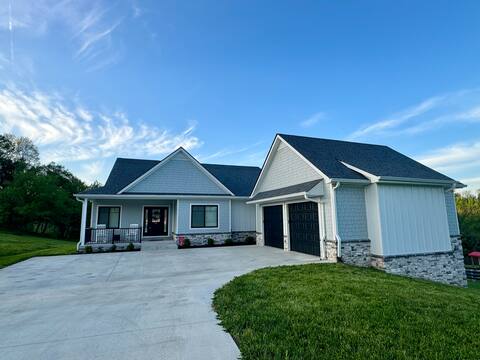 Home on the Dix River with Movie Theater & Hot Tub