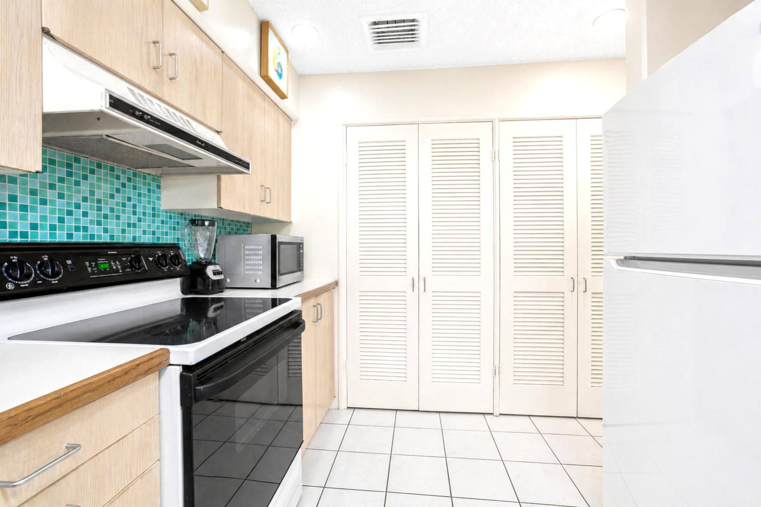 Condo in Lahaina · ★4.57 · 2 bedrooms · 3 beds · 2 baths - Image 21