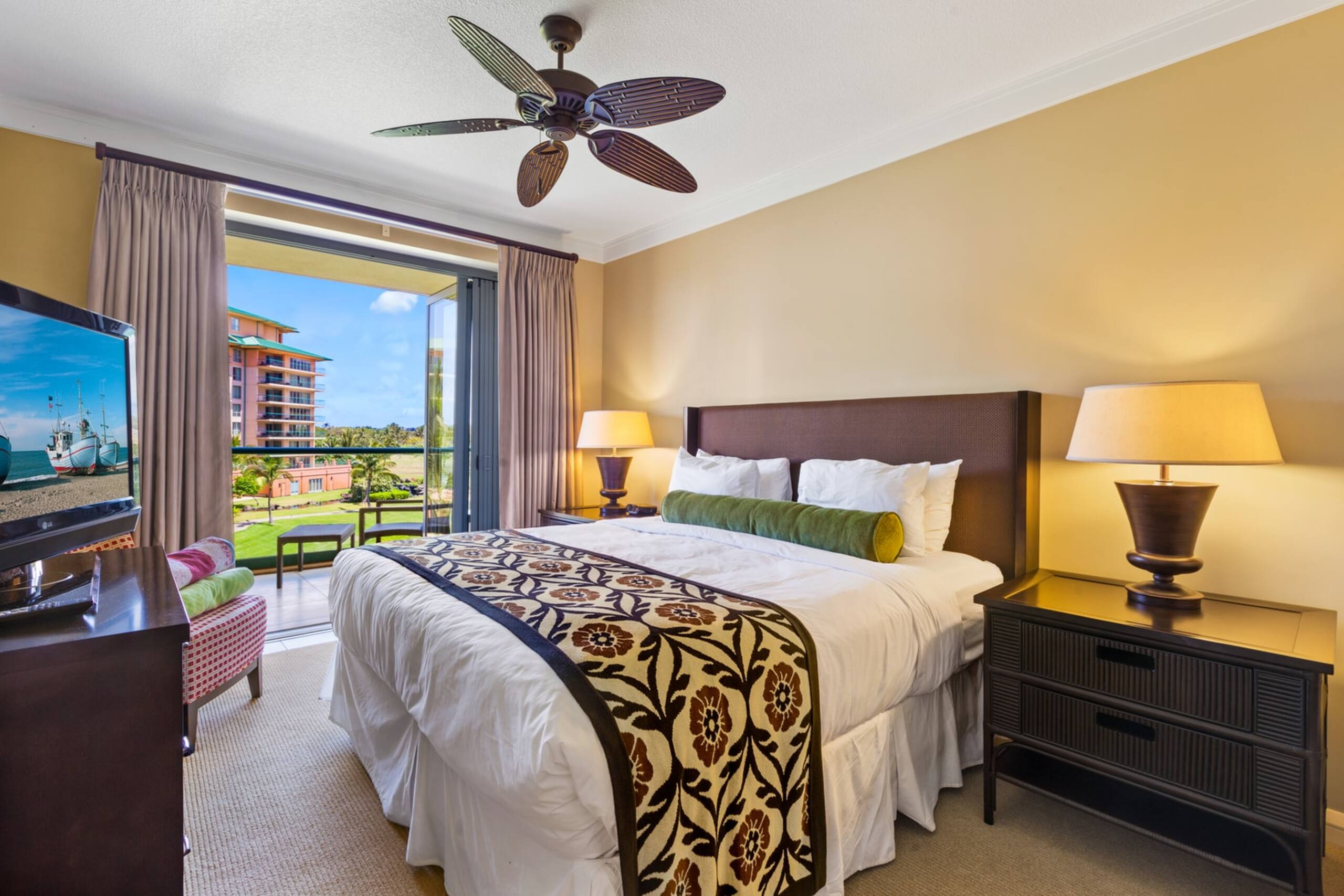 Condo in Lahaina · ★4.83 · 2 bedrooms · 3 beds · 1 bath - Image 65