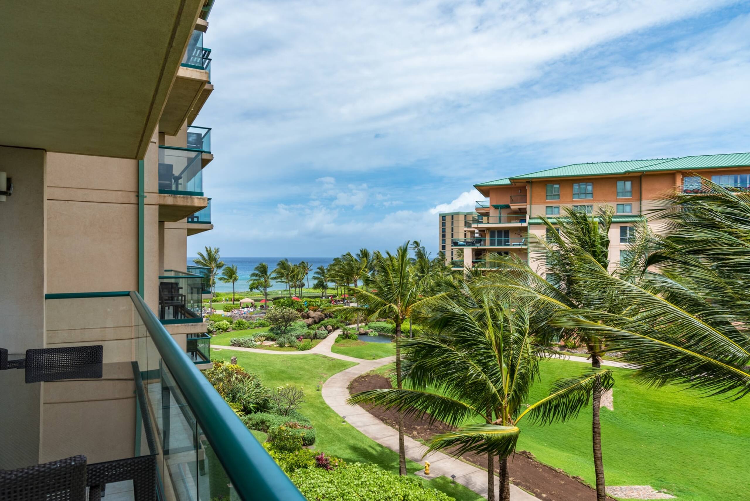 Condo in Lahaina · ★4.83 · 2 bedrooms · 3 beds · 1 bath - Image 53